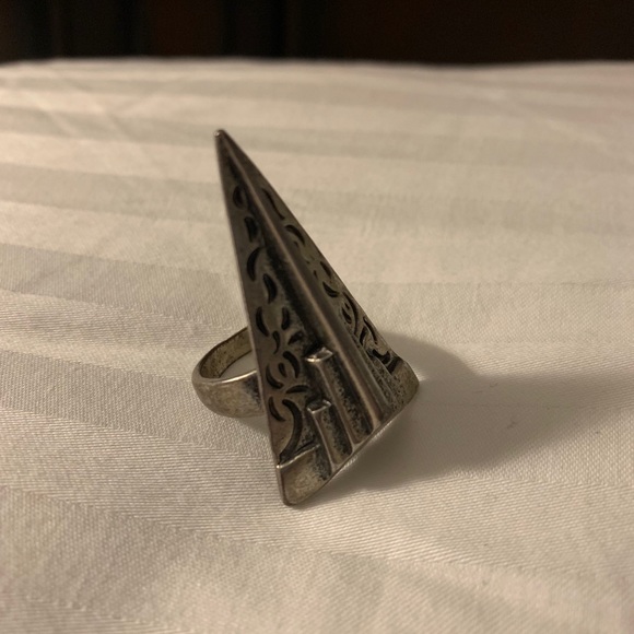 Handmade Silver Triangular Statement Ring - Picture 4 of 4